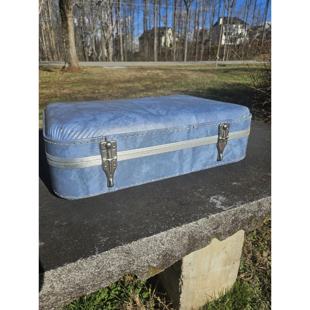 Vintage Blue Hard Case Carry On Travel Luggage Suitcase MCM Clean W Latches - Picture 5 of 8